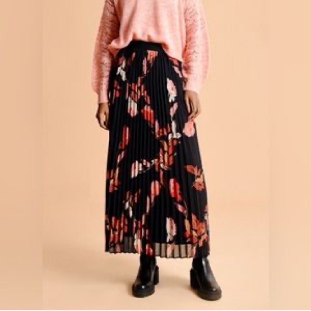 Aritzia Babaton Jude skirt